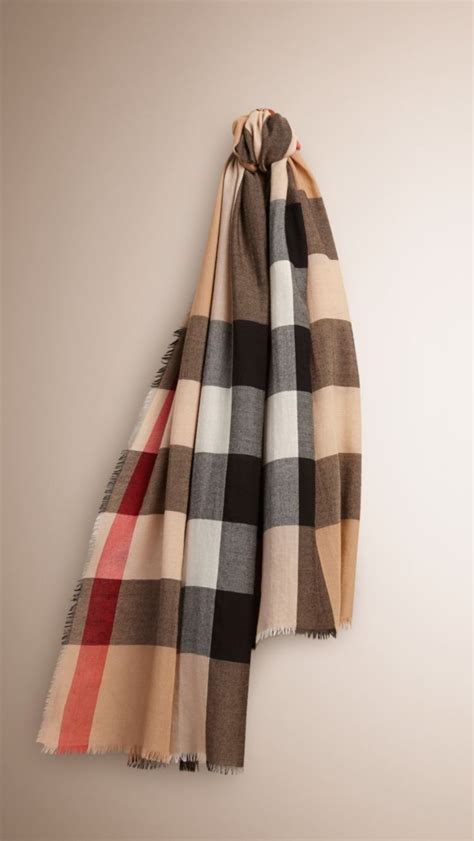 tuch burberry muster|burberry schals reduziert.